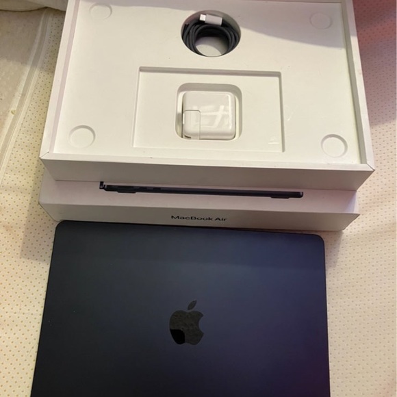 COPY - MacBook Air m2 A2681 - Picture 6 of 8